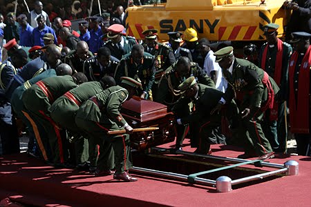 File:Zambia mourns Chiluba.jpg