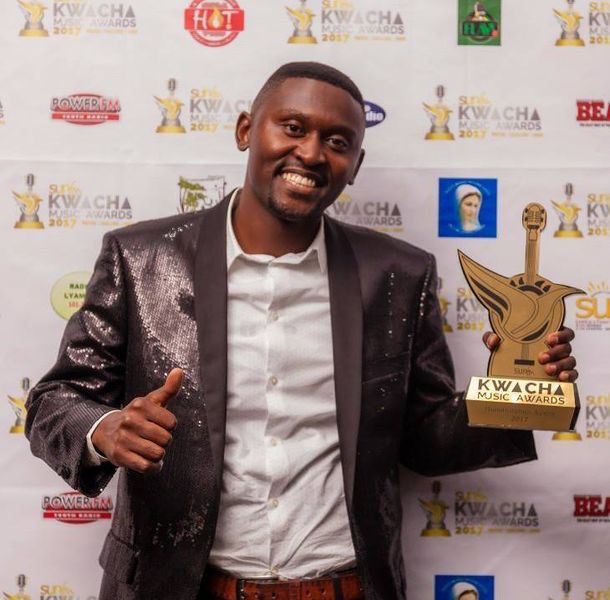 File:Brian Bwembya B Flow at the 2017 Kwacha Music Awards.jpg